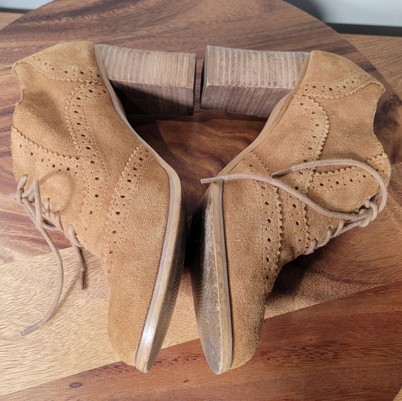 Steve Madden Women's Tan Suede Oxford Heels Size 6.5 Wood Block - Picture 9 of 13